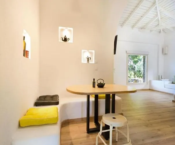 Kladi House Renovated 2023 니키티